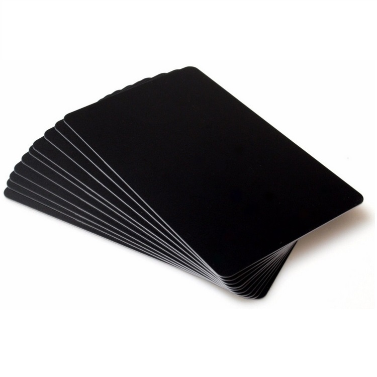 Черная пластиковая карта. Черный цвет карточка. Пластиковая полностью черная карточка. Черная пластиковая карта без надписей.