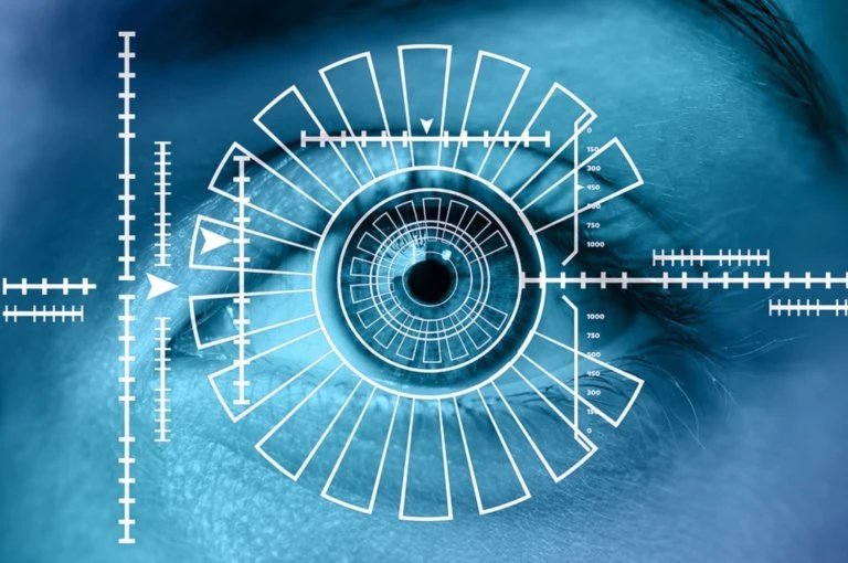 Лицо на миллион: Сбербанк дал возможность клиентам расплачиваться с помощью биометрии