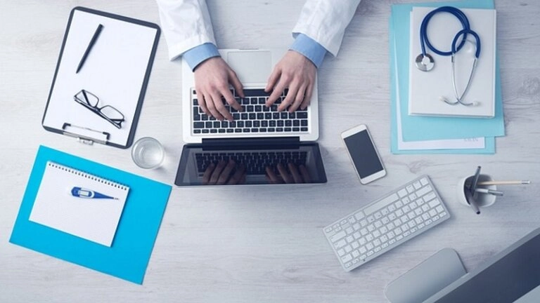 Медицина переходит на электронный документооборот: у каждого врача должна быть ЭП